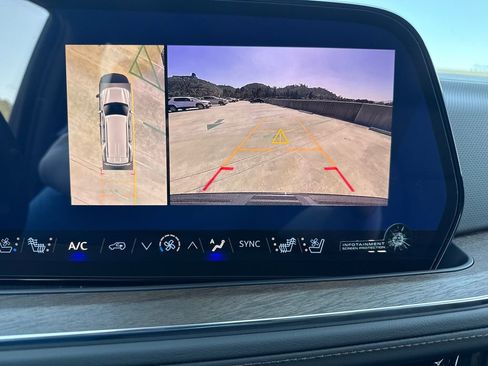 New 2026 Chevrolet Tahoe High Country AWD/4WD image 19