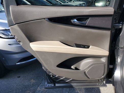 Certified 2022 Lincoln Nautilus FWD image 12