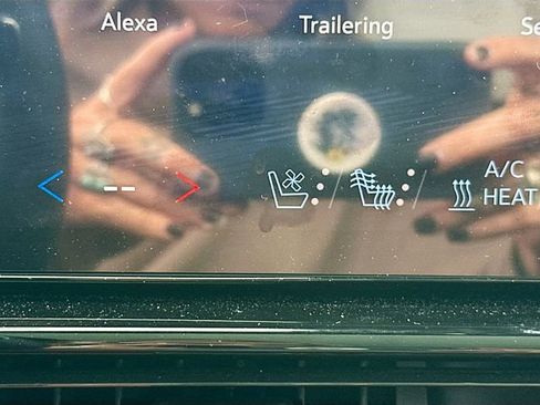 New 2024 Chevrolet Silverado EV RST image 19