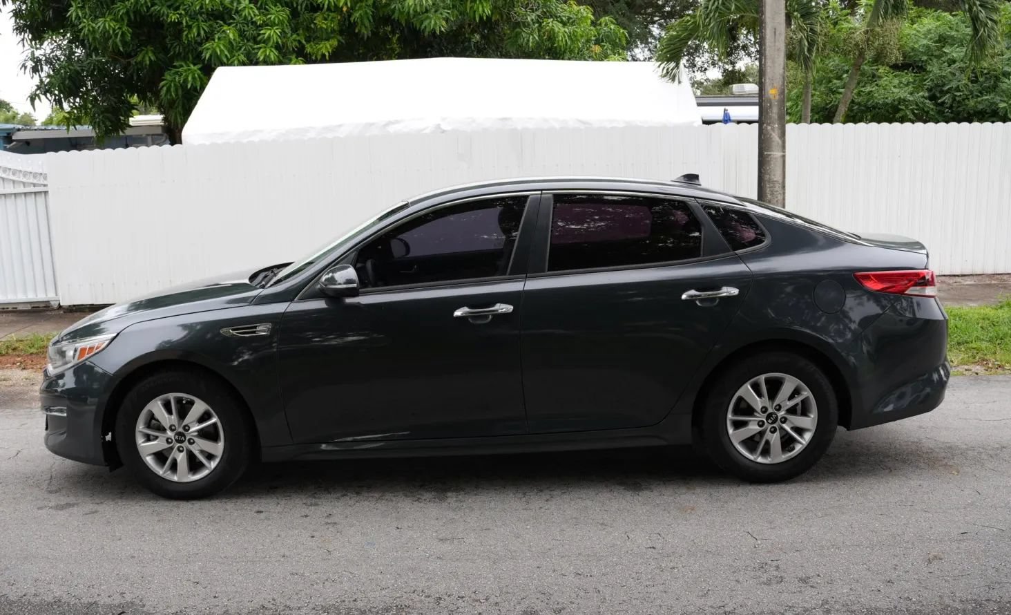 Used 2016 Kia Optima LX FWD image 3