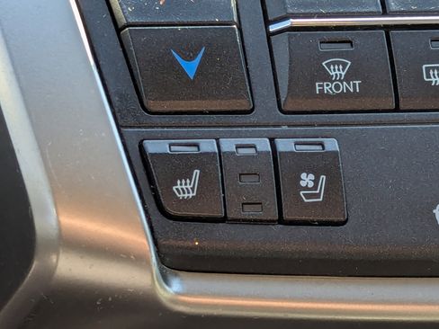 Used 2016 Lexus NX 300h AWD image 28