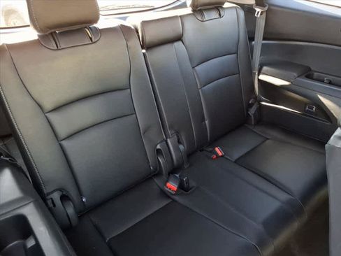 Used 2018 Honda Pilot Touring image 23