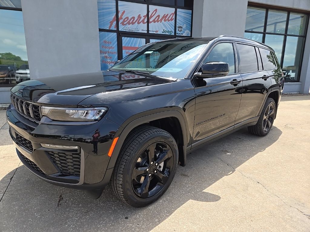 New 2026 Jeep Grand Cherokee L Limited w/ Limited Altitude Package AWD/4WD image 2