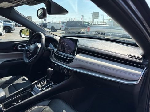 Used 2023 Jeep Compass Limited w/ Sun and Sound Group AWD/4WD image 27