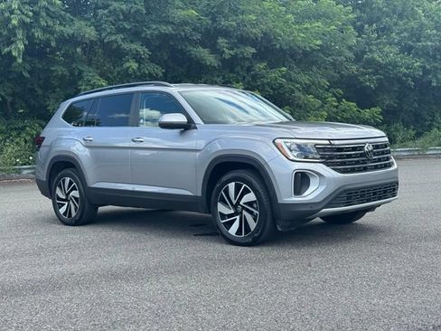 Used 2025 Volkswagen Atlas SE FWD image 9