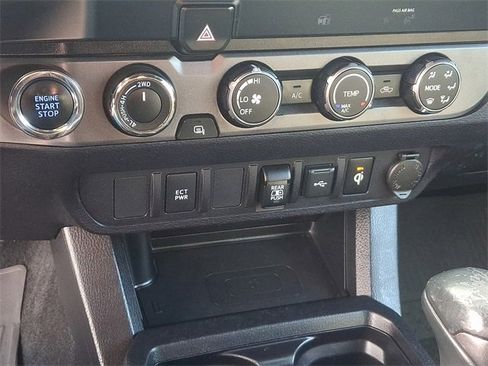 Used 2020 Toyota Tacoma TRD Sport image 15