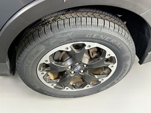 Used 2022 Subaru Crosstrek 2.0i Premium w/ Moonroof Package image 29