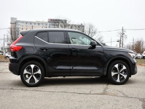 Certified 2025 Volvo XC40 B5 Plus image 8
