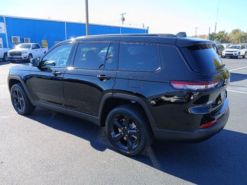 New 2025 Jeep Grand Cherokee L Altitude image 10