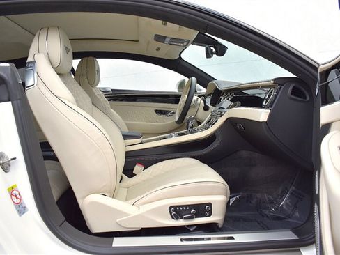 Used 2021 Bentley Continental GT AWD/4WD image 46