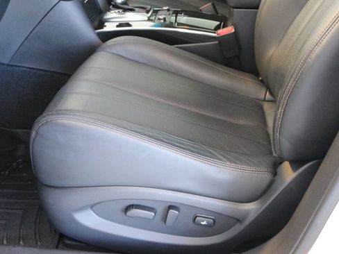 Used 2017 INFINITI QX70 AWD w/ Premium Package image 28