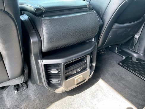 Used 2019 RAM 1500 Laramie AWD/4WD image 34