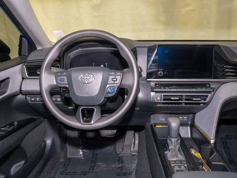 Certified 2025 Toyota Camry LE image 6