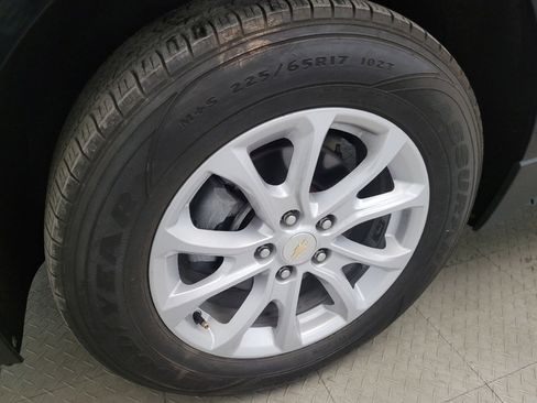 Used 2021 Chevrolet Equinox LS image 31