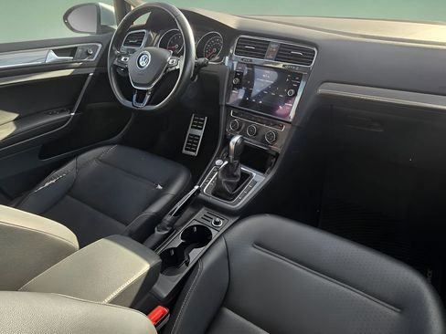 Used 2018 Volkswagen Golf Alltrack SE image 27