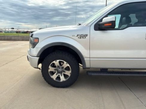 Used 2014 Ford F150 FX4 w/ Equipment Group 402A Luxury AWD/4WD image 9