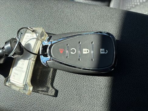 Used 2025 Chevrolet Trax LT image 23