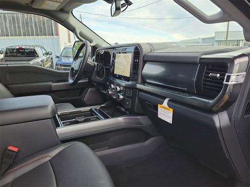 New 2026 Ford F250 Lariat w/ Black Appearance Package image 30