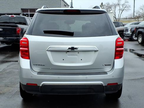 Used 2017 Chevrolet Equinox Premier w/ Enhanced Convenience Package FWD image 4
