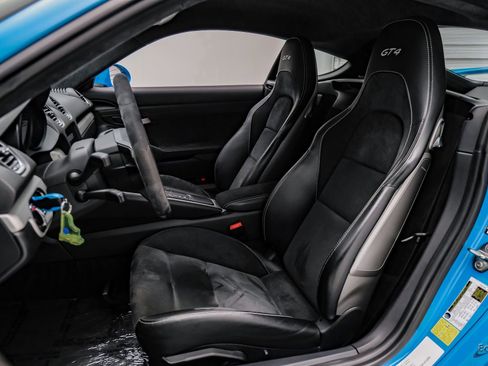 Used 2020 Porsche 718 Cayman GT4 image 41