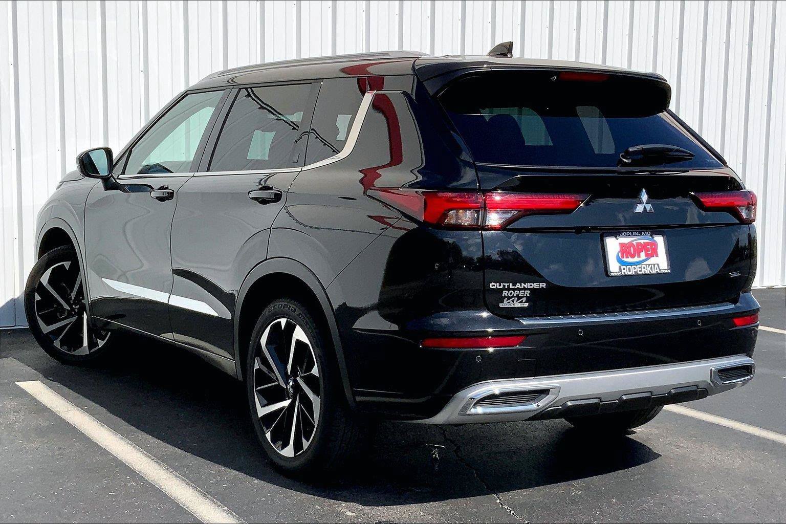 Used 2023 Mitsubishi Outlander SEL 40th Anniversary AWD/4WD image 9