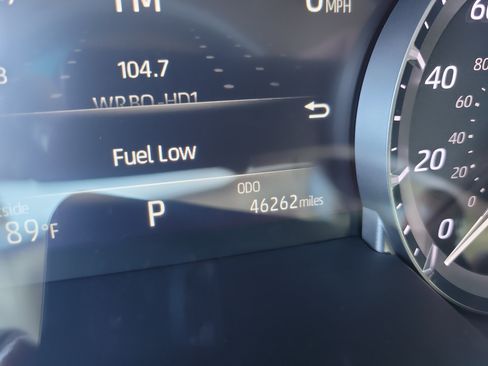 Used 2022 Toyota Highlander XLE FWD image 32