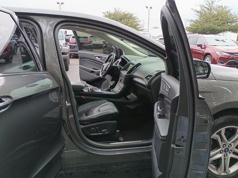 Used 2016 Ford Edge Titanium w/ Equipment Group 301A AWD/4WD image 15