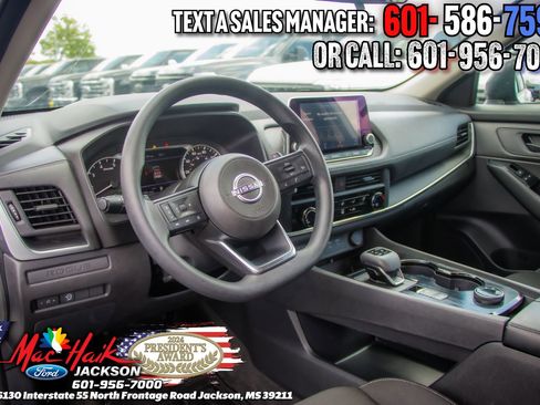 Used 2024 Nissan Rogue S AWD/4WD image 8