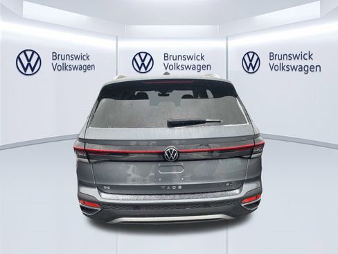 New 2026 Volkswagen Taos SE AWD/4WD image 3