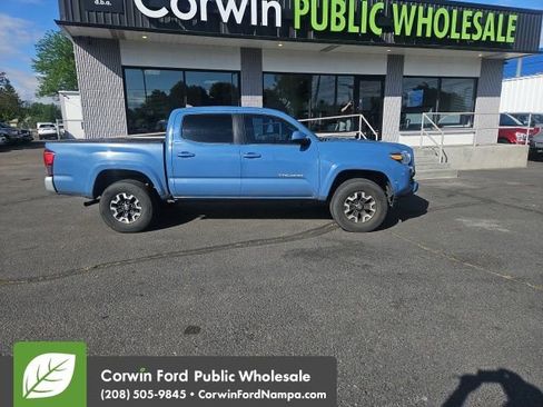 Used 2019 Toyota Tacoma SR5 AWD/4WD image 4