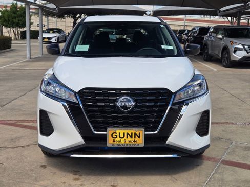 New 2025 Nissan Kicks Play S image 8