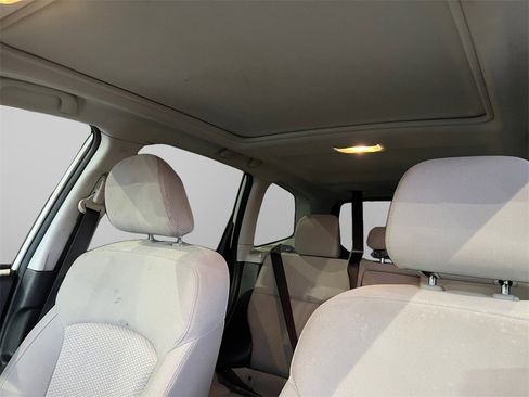 Used 2017 Subaru Forester 2.5i Premium image 41