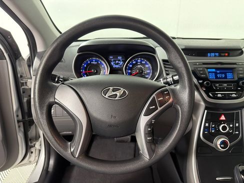 Used 2015 Hyundai Elantra SE FWD image 15