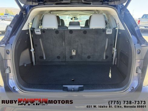 Used 2022 Toyota Highlander XLE image 21