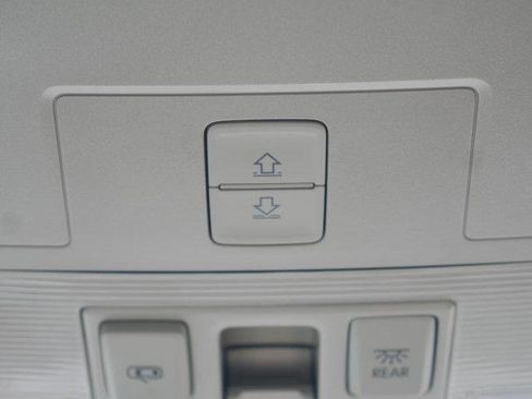 Used 2022 Volkswagen Atlas SE image 28