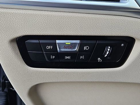 Certified 2025 BMW 330i xDrive Sedan w/ Premium Package image 25