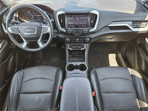Used 2024 GMC Terrain SLT image 25
