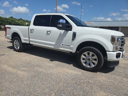Used 2022 Ford F250 Platinum w/ FX4 Off-Road Package AWD/4WD image 11