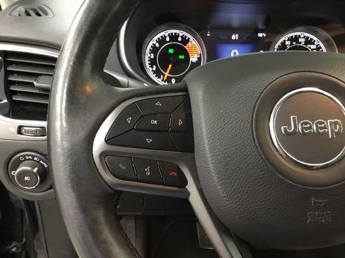 Used 2019 Jeep Cherokee Limited AWD/4WD image 13