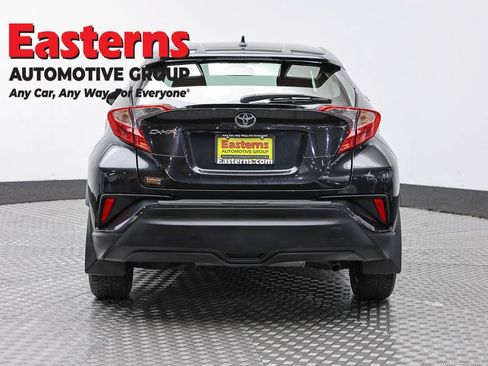 Used 2022 Toyota C-HR Limited FWD image 6
