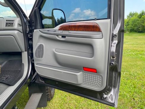 Used 2004 Ford F250 Lariat image 20