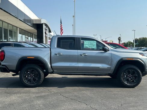 New 2025 GMC Canyon Elevation w/ Convenience Package image 4