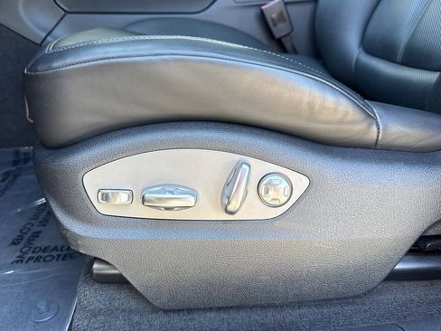 Used 2023 Porsche Macan AWD/4WD image 15