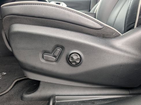 Used 2026 Chrysler Pacifica Limited w/ S Appearance Package image 10