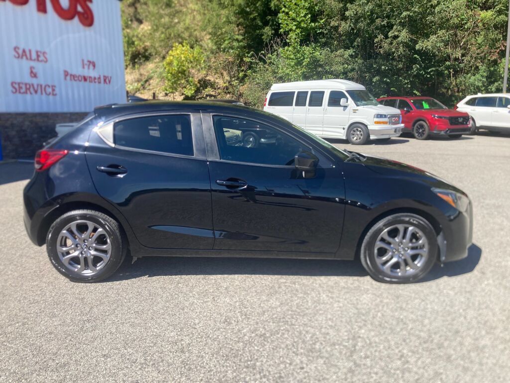 Used 2020 Toyota Yaris LE FWD image 8