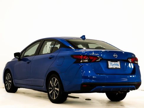 Used 2023 Nissan Versa SV image 8