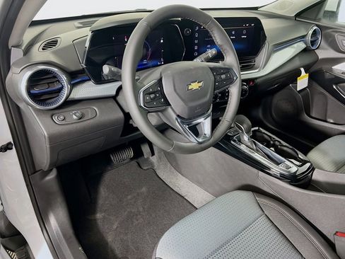 New 2026 Chevrolet Trax LT image 9