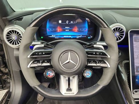 Used 2022 Mercedes-Benz SL 63 AMG 4MATIC image 39
