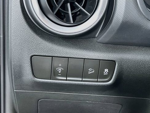 Certified 2022 Hyundai Kona SEL AWD/4WD image 9