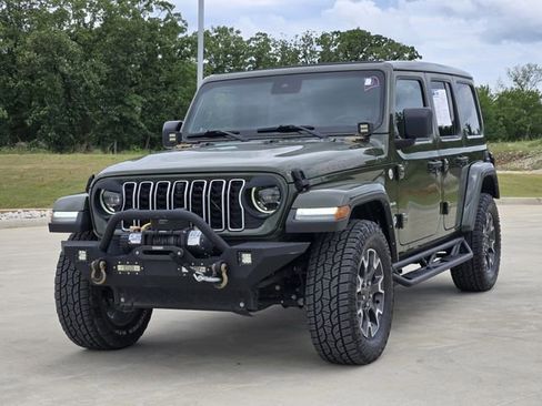 Used 2024 Jeep Wrangler Unlimited Sahara w/ Technology Group AWD/4WD image 4